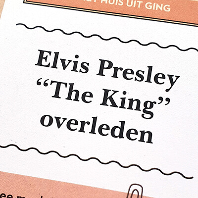 Elvis Presley The King overleden, krantenkop in een jaaroverzicht van een vriendenboek